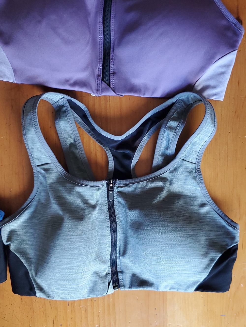 Nike Women’s Front-Zip Sports Bras - Picture 5 of 10